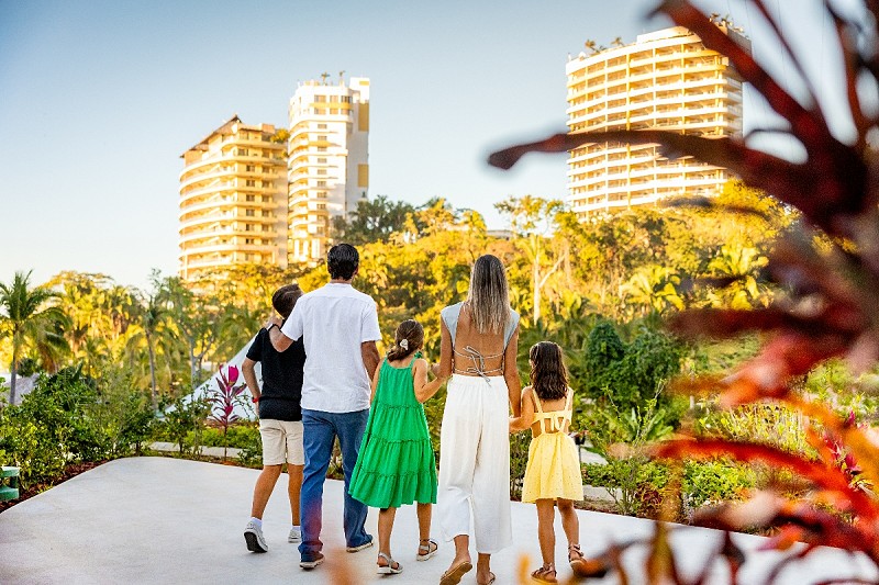 Puerto vallarta tierraluna gardens family 1